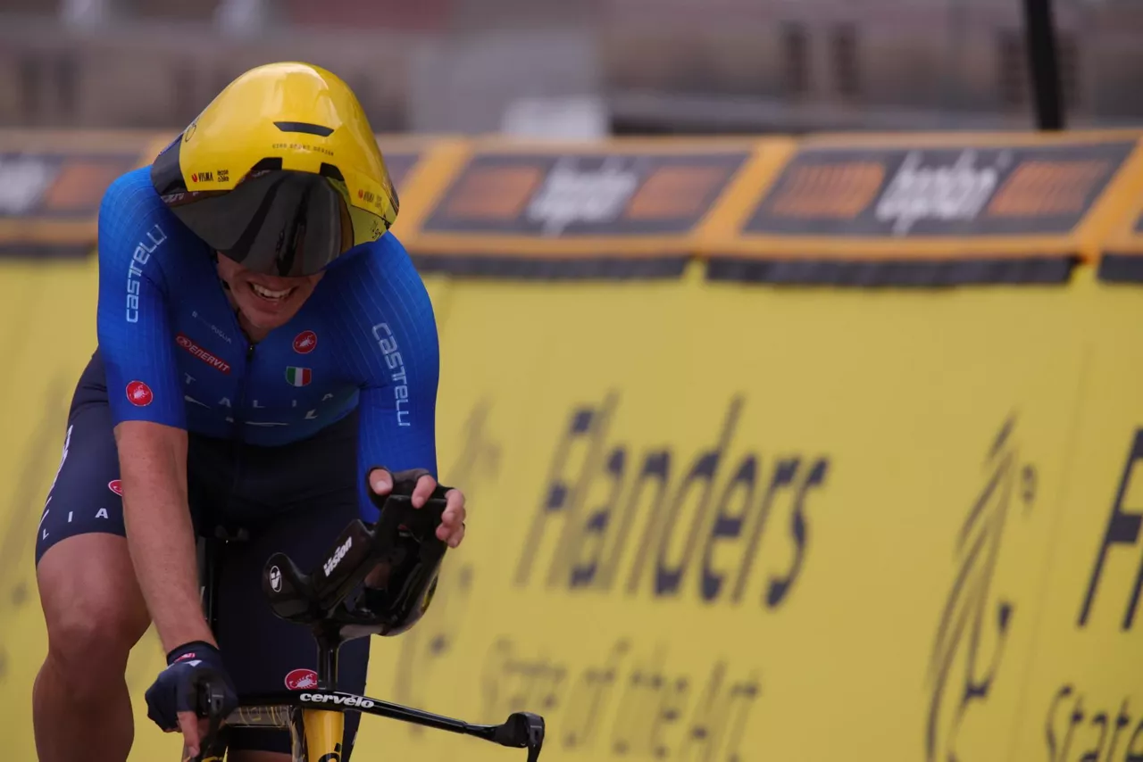 Edoardo Affini italiarrak banakako eta taldekako erlojupekoak irabazi ditu. Argazkia: EFE.