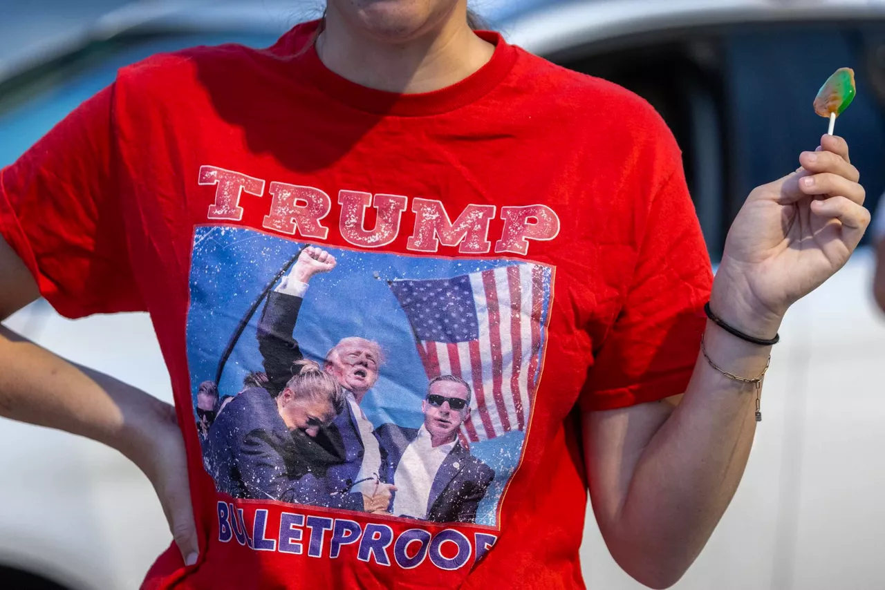 camiseta-atentado-trump-efe