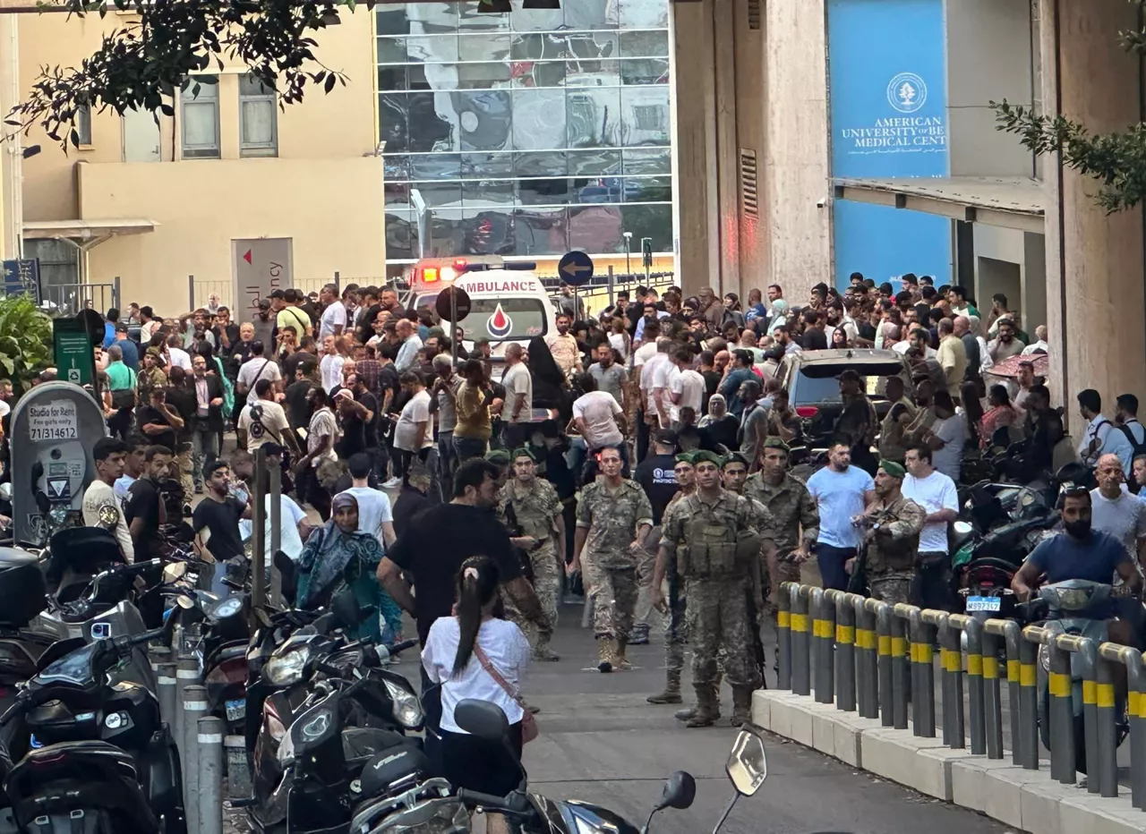 soldados-libaneses-miembros-hezbollah-hospital-beirut-efe