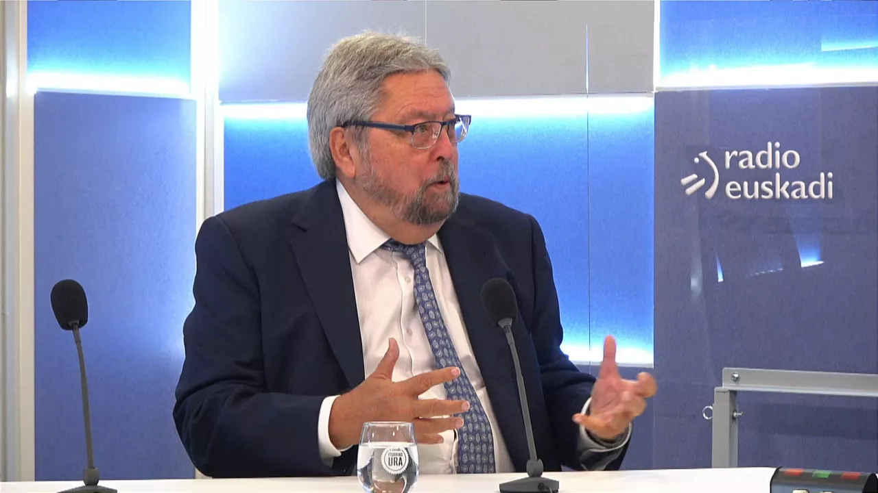 Manu Lezertua (Ararteko) en Radio Euskadi