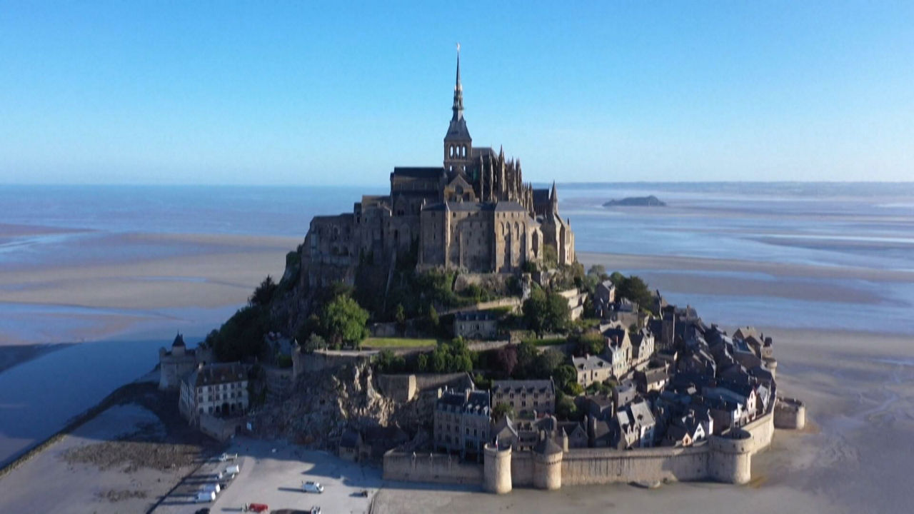 20240919190542_mont-saintmichel-con-marea-baja_