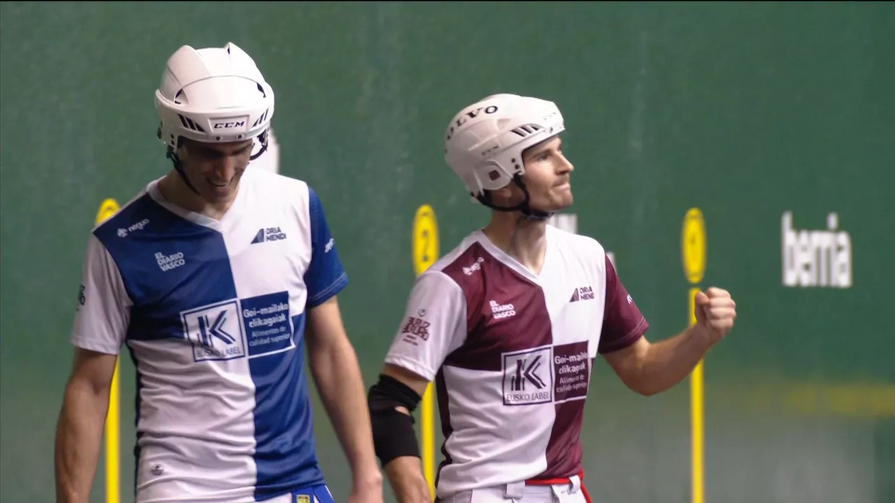 Javier Urriza e Imanol Ansa tras finalizar el partido. EITB Media