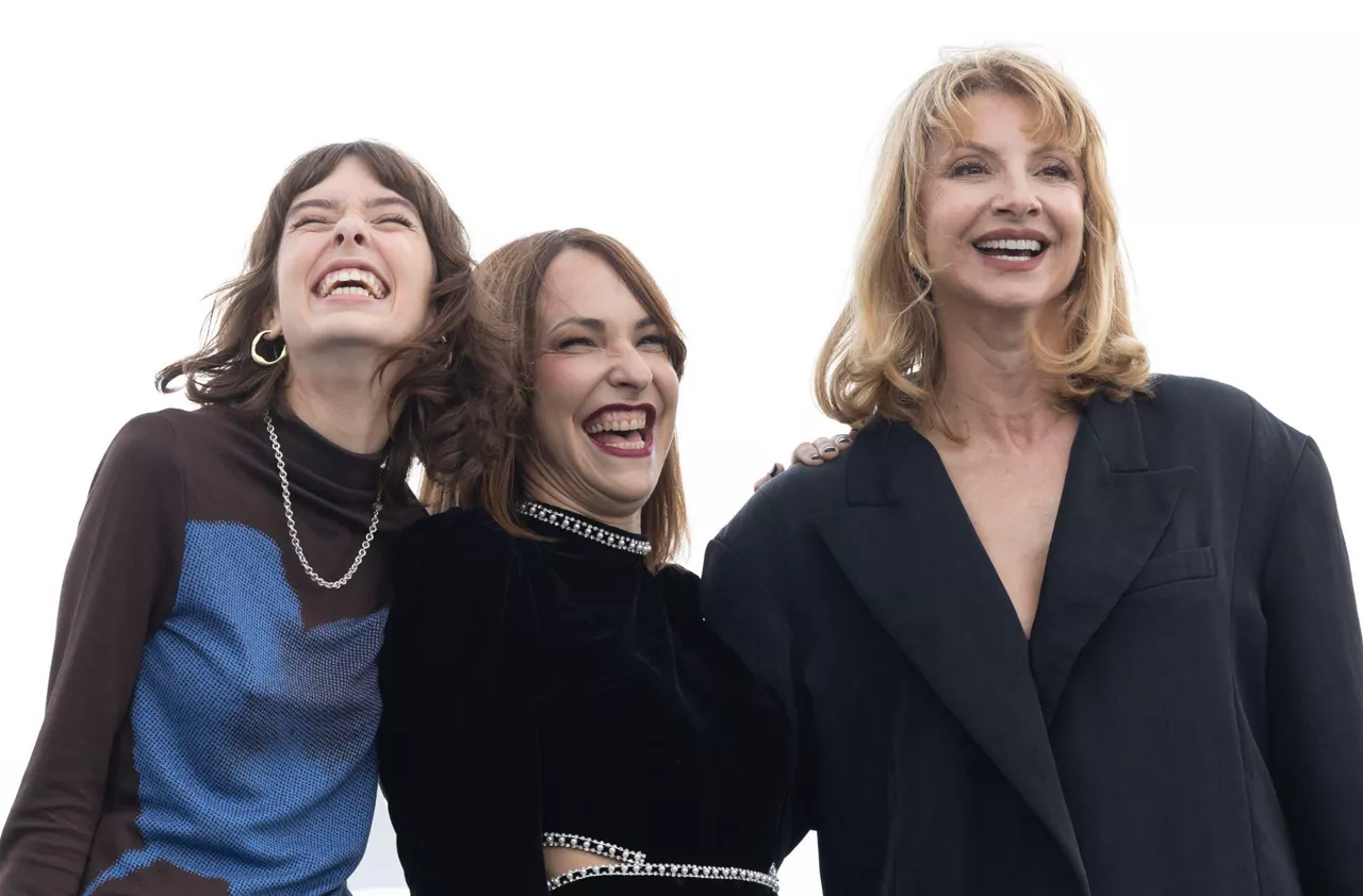 Paula-Ortiz-Alba-Plana-Najwa-Nimri-la-virgen-roja-zinemaldia-efe