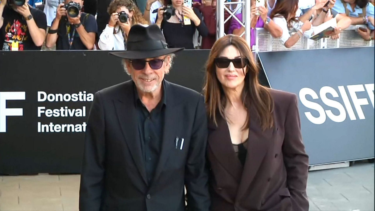 20240925193335_tim-burton-monica-belucci_