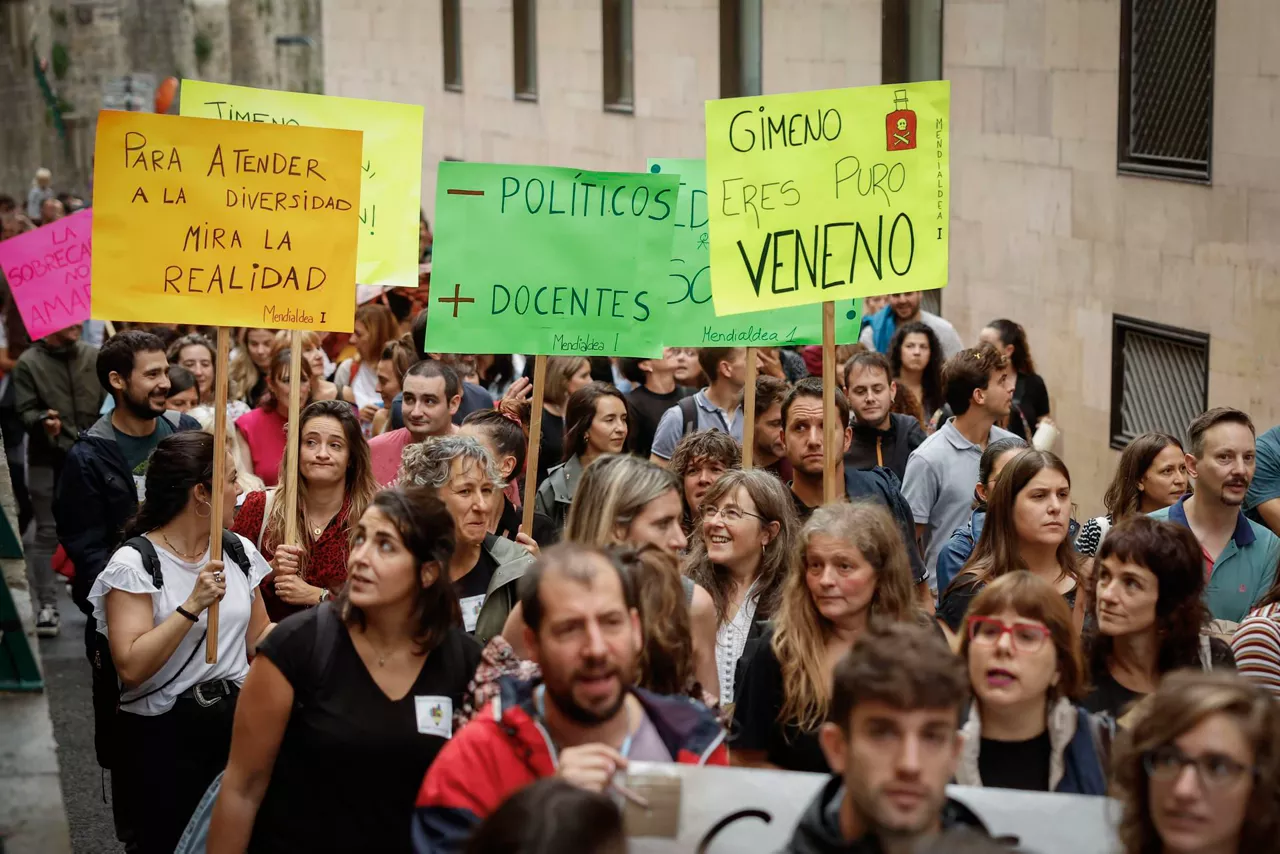 docentes-huelga-navarra greba nafarroa irakasleak-efe