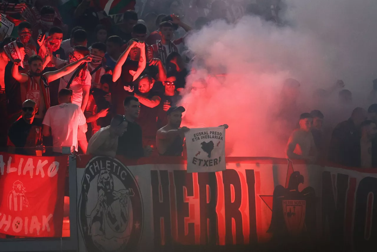 ROMA_ATHLETIC_AFICIONADOS_ZALEAK_BENGALAS_BENGALAK_01