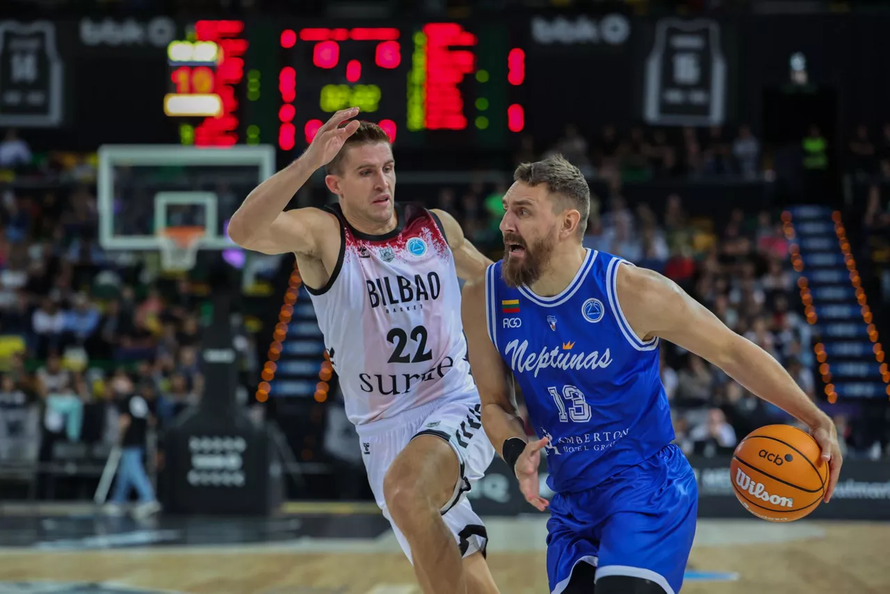 XAVI_RABASEDA_BILBAO_BASKET_EFE_DEIVIDAS_GAILIUS_NEPTUNAS
