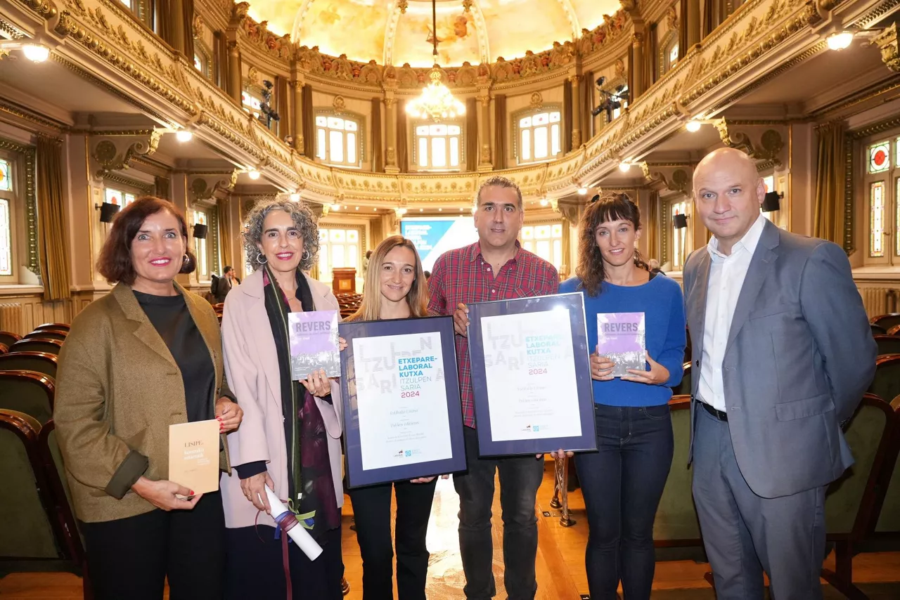 Irene Larraza, Ibone Bengoetxea, Estibaliz Lizaso, Jordi Panyella, Uxue Alberdi, Jokin Gorriti. Etxepare-Laboral Kutxa itzulpen saria