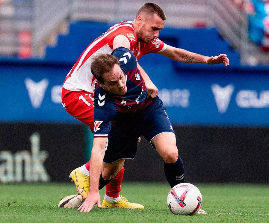 Eibar-Sporting Jon Bautista
