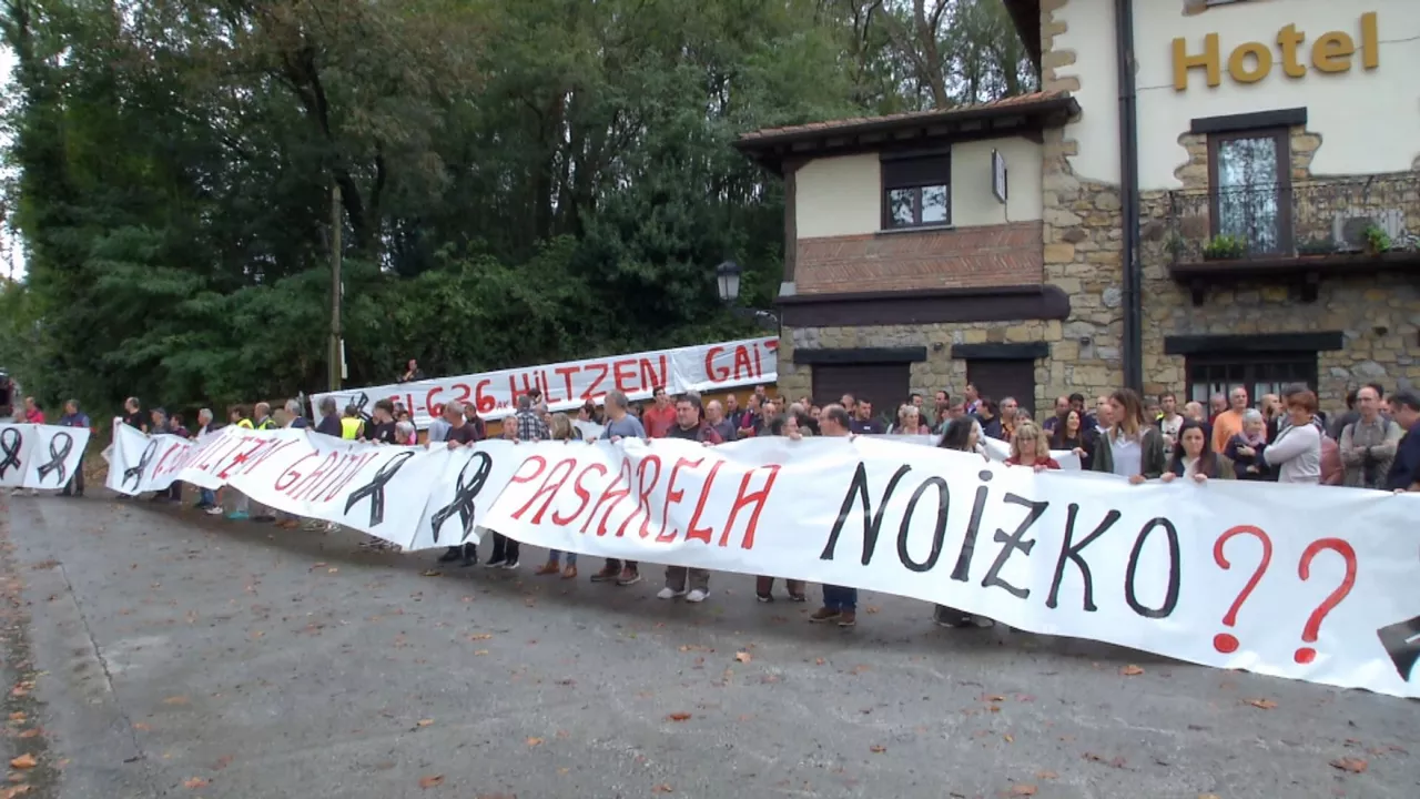 20241007193257_gaintxurizketa-lezo-protesta-vecinos_