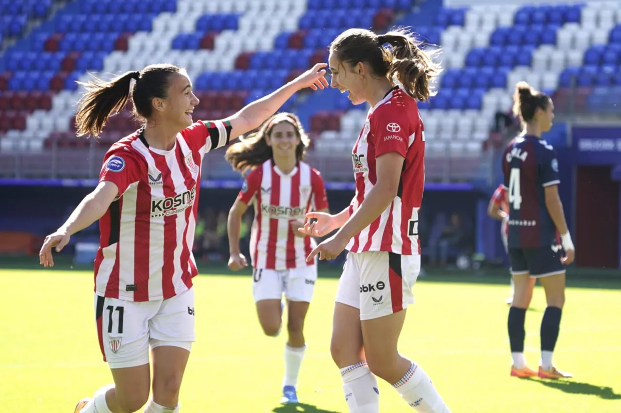 Clara Pinedo Athletic