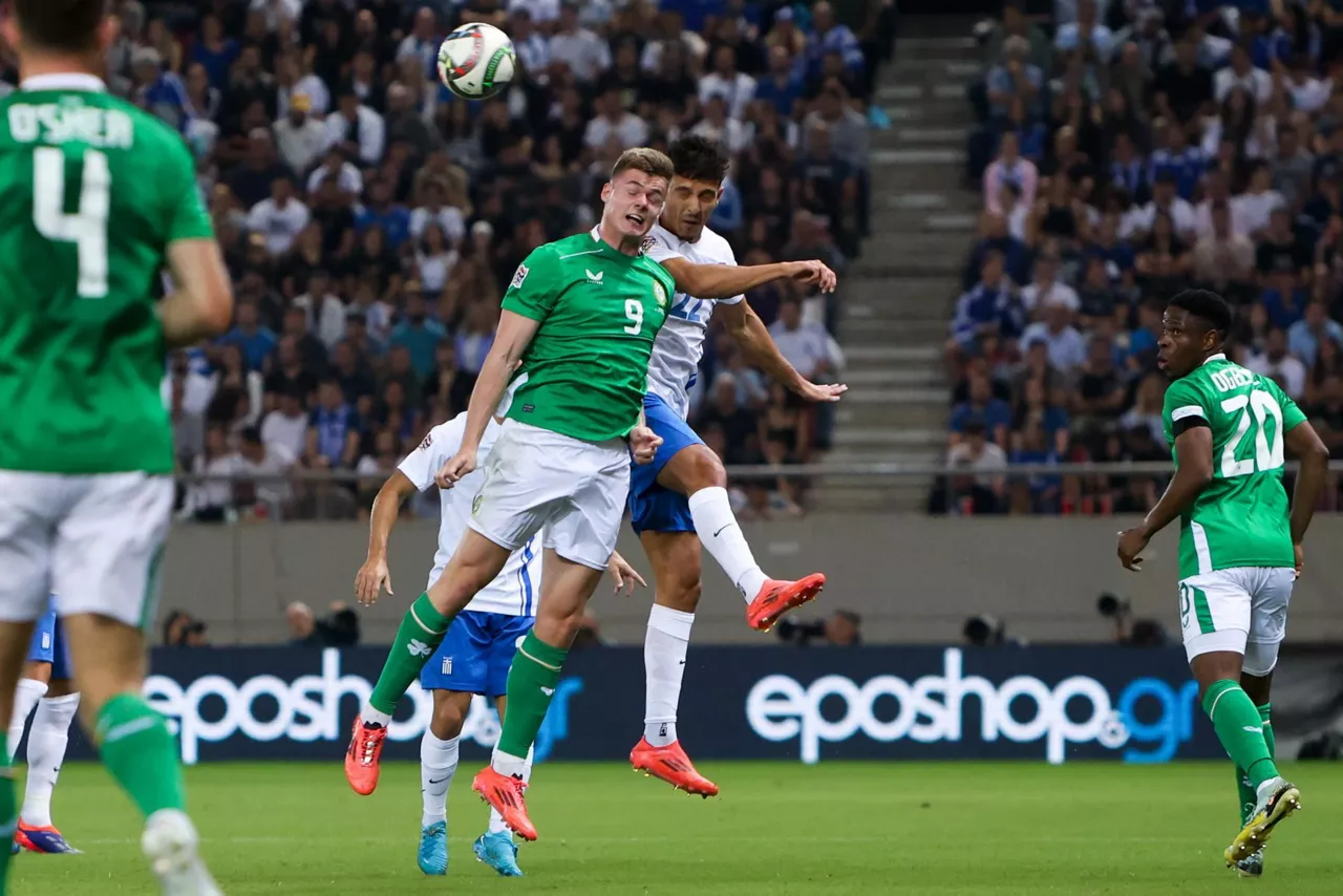 Grezia-Irlanda Nazioen Ligako partidako jokaldietako bat. Argazkia: EFE.