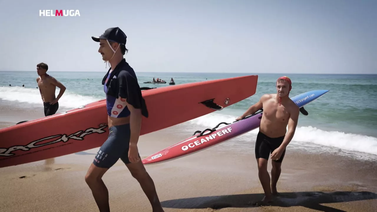 Julen Martikorena eta Santxo Etxeberri surflariak eta sorosleak