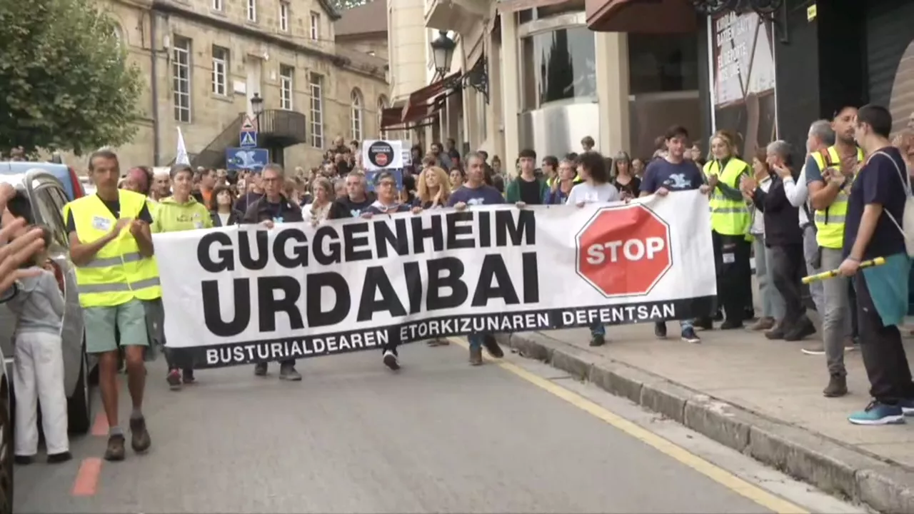 20241019182951_gernika-manifestacion-guggenheim_