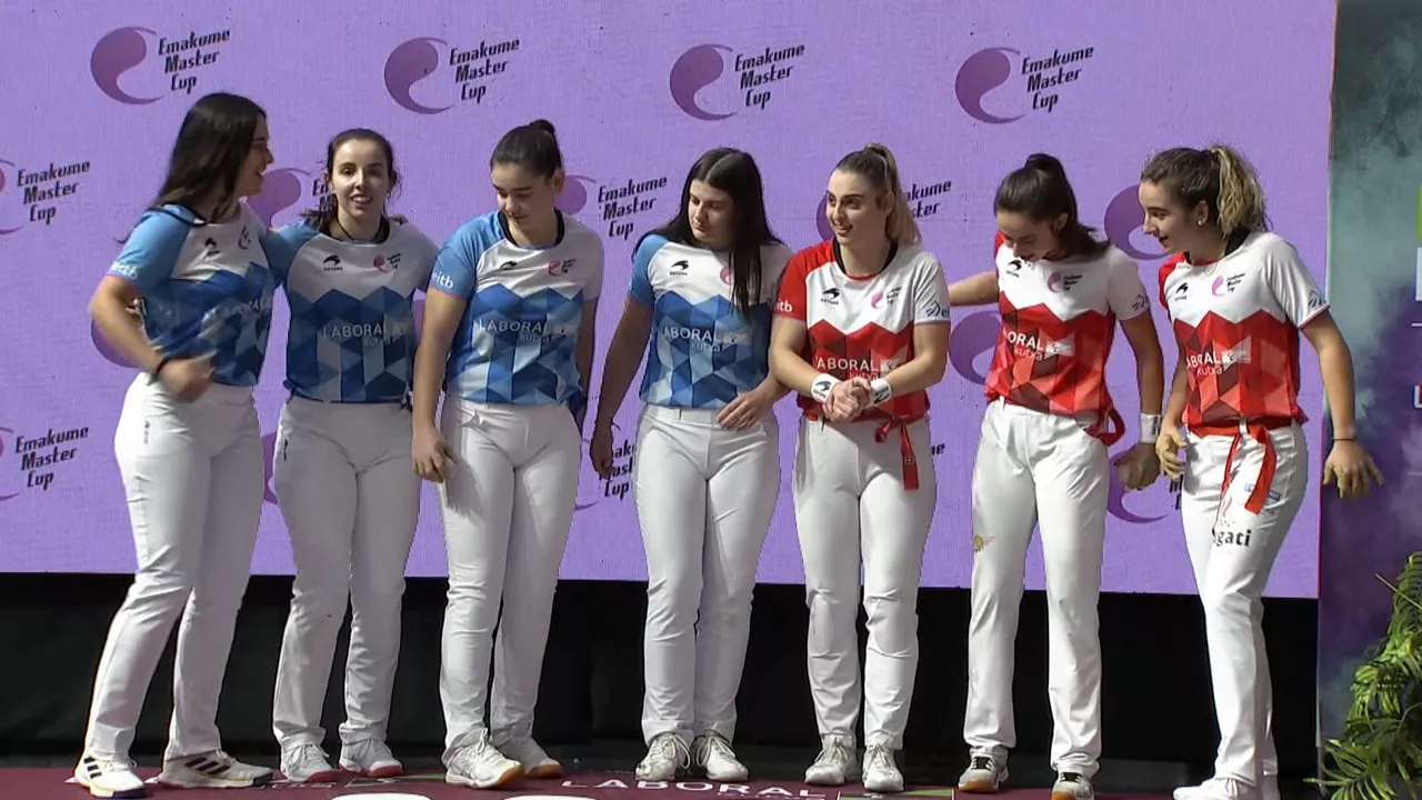 20241024165340_emakuezkoen-lau-terdikoa_