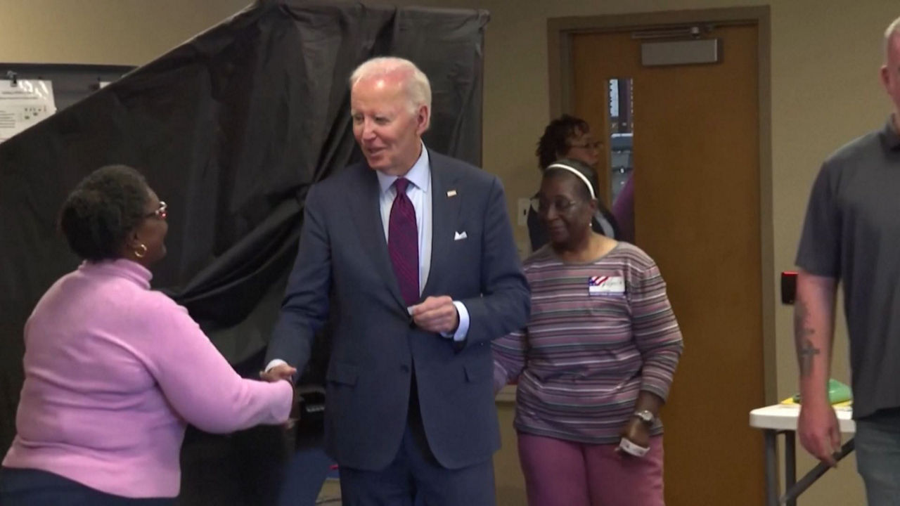 20241028185619_biden-votando_