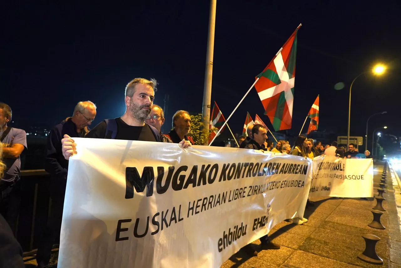 concentracion irun eh bildu eh bai irun hendaia iturria. eh bilcu