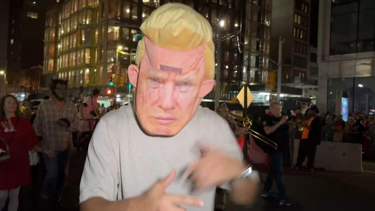 20241101112234_careta-de-trump_