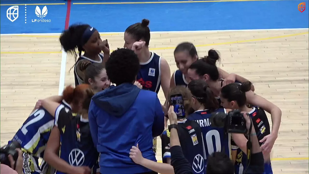 Ardoi taldeko jokalariak garaipena ospatzen