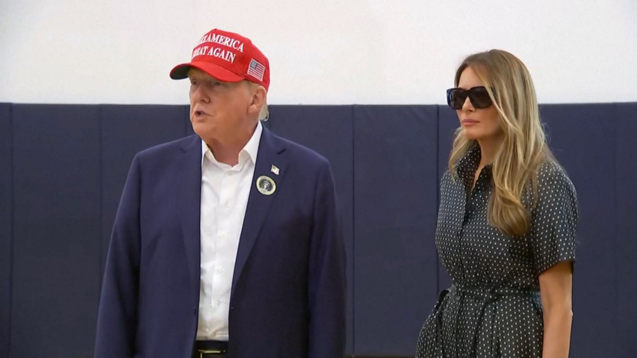 20241105183303_donald-trump-votando_