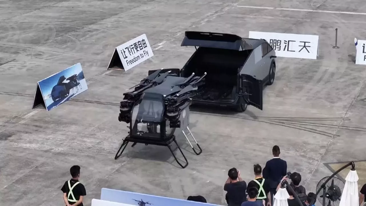 20241113093008_coche-volador_