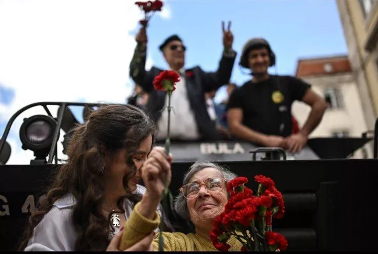 Celeste-Caeiro-Portugal-revolucion-claveles-AFP