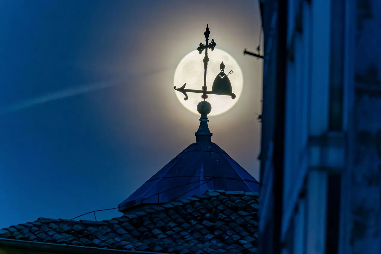 LUNA DEL CASTOR SUPERILARGIA  IRUÑA IÑAKI SOLA
