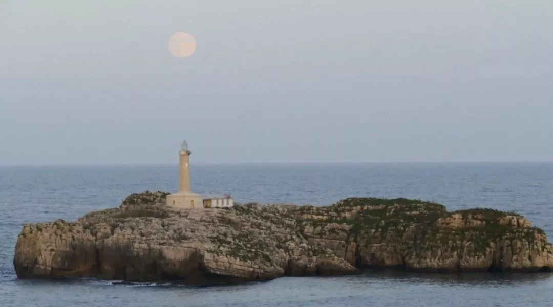 SUPERILARGIA LUNA DEL CASTOR IMANOL AGUIRRE 