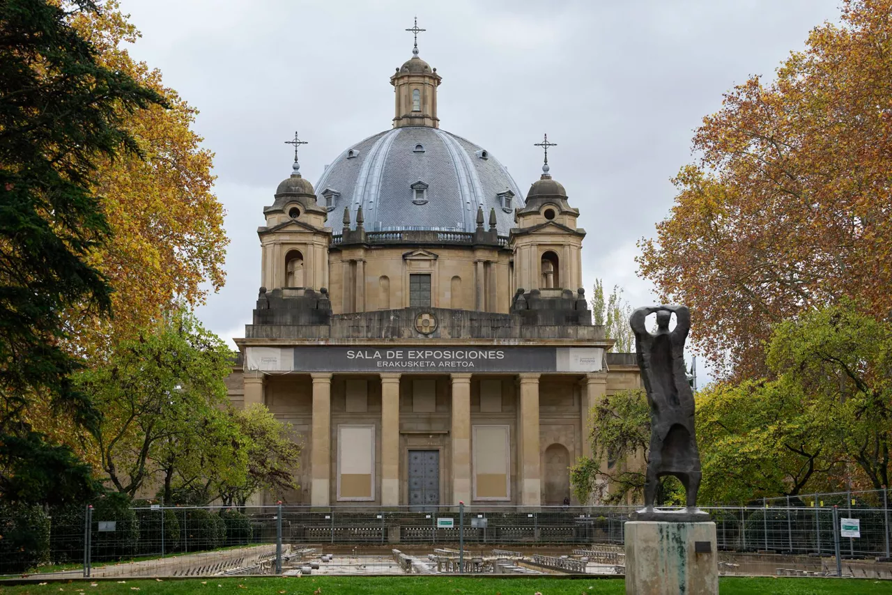 Pamplona-Monumento-a-los-Caidos-efe