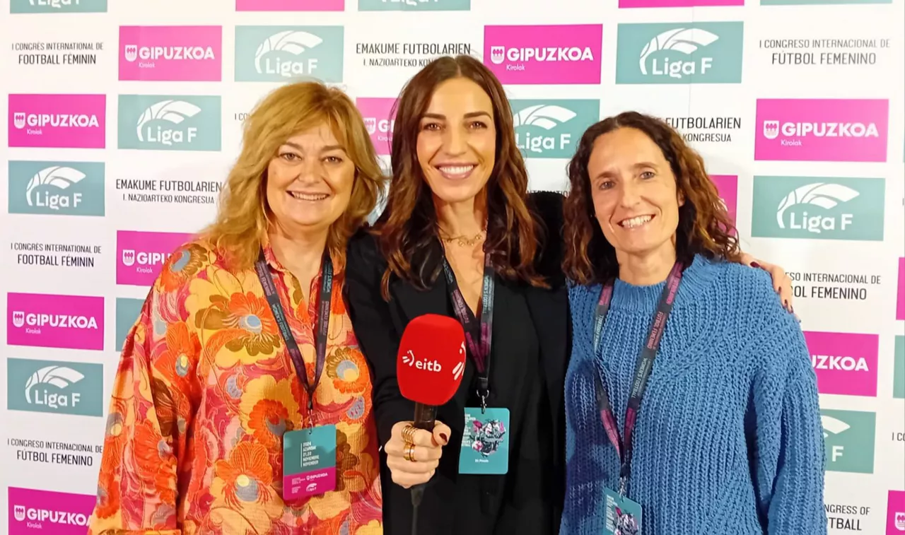 Mónica Marchante, periodista deportiva, Eli Pinedo, exjugadora de balonmano y Patricia Campos.