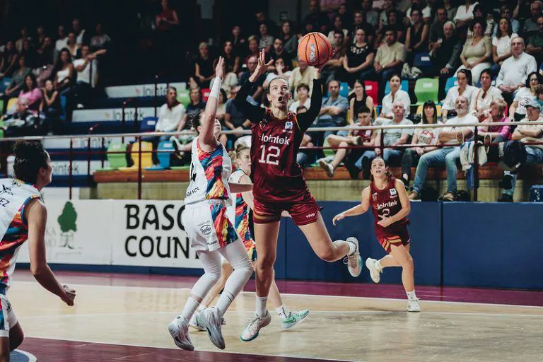 Annia Soltau Lointek Gernika