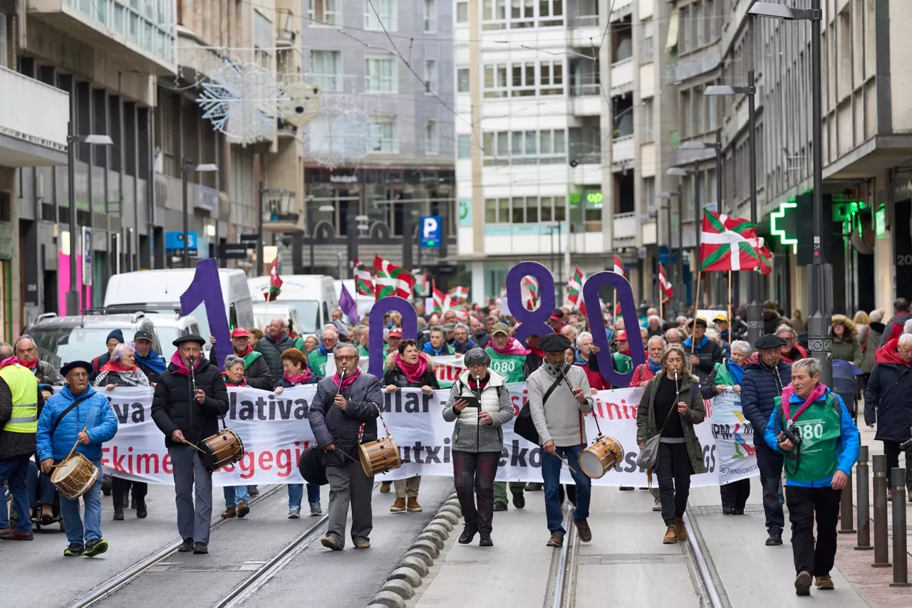 pensionistas-vitoria-manifestacion-efe