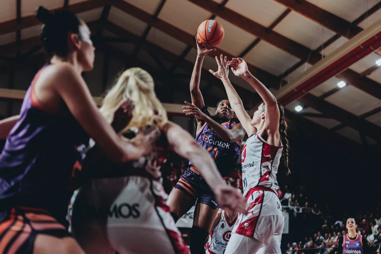 Imagen del partido del Lointek Gernika