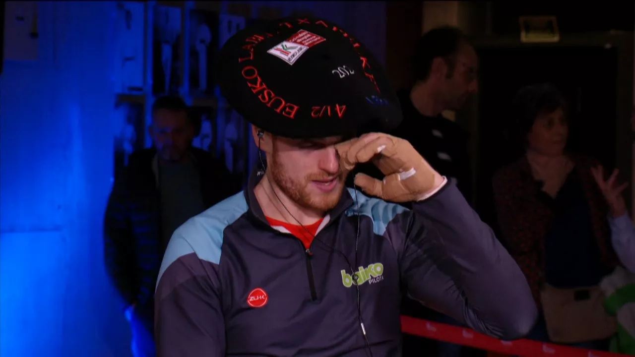 Unai Laso hunkituta, partida ostean