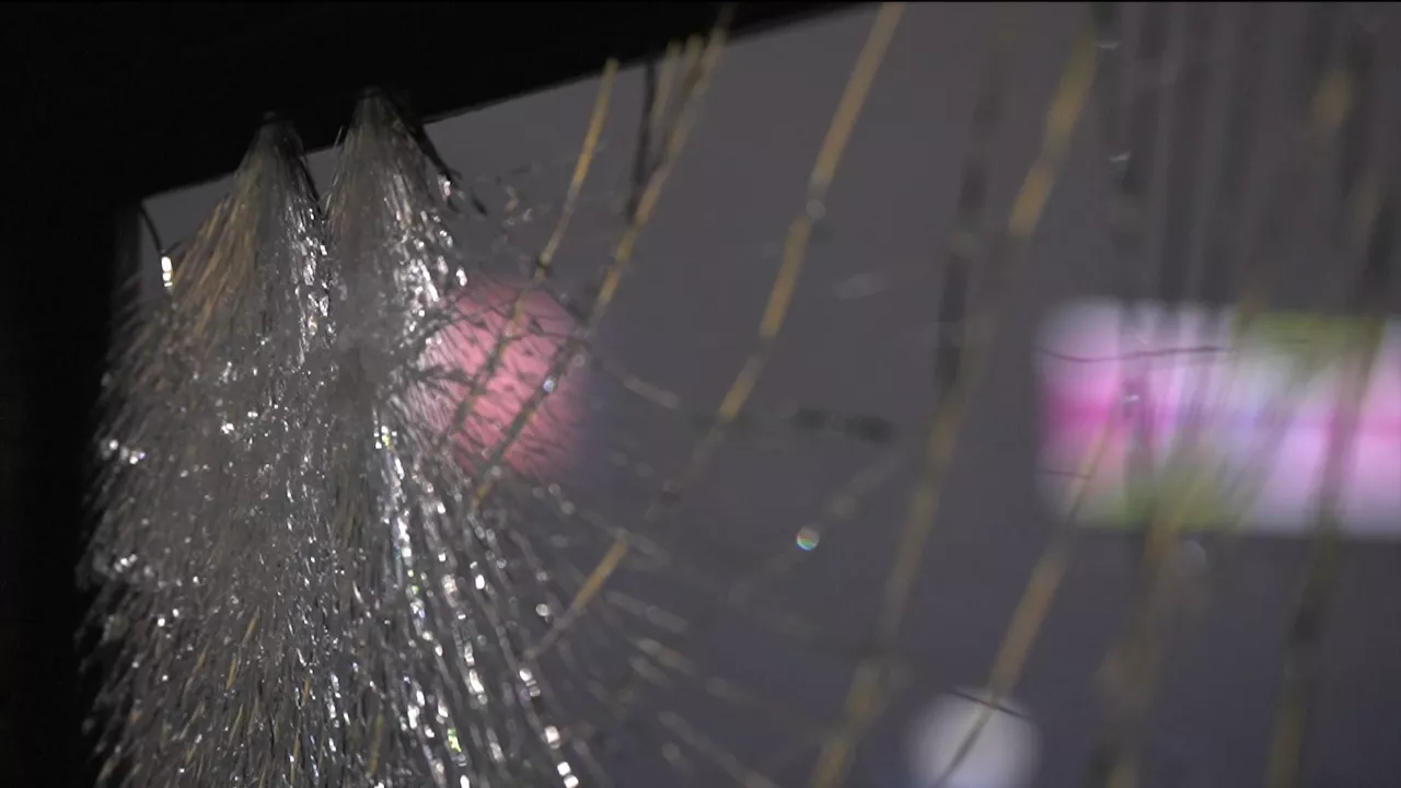 20241125202702_kristala-apurtuta_