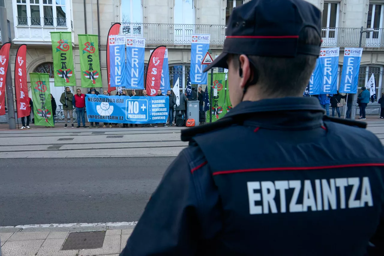 ertzaintza-sindikatuak-protesta sindicatos-efe