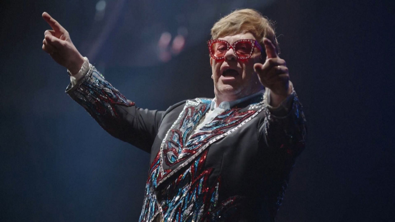 20241202113806_elton_