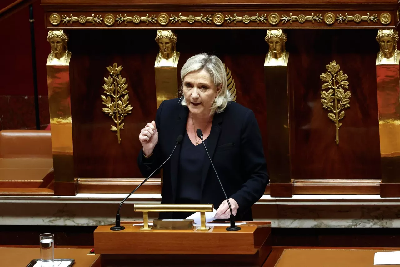 Marine-Le-Pen-mocion-censura-francia-efe