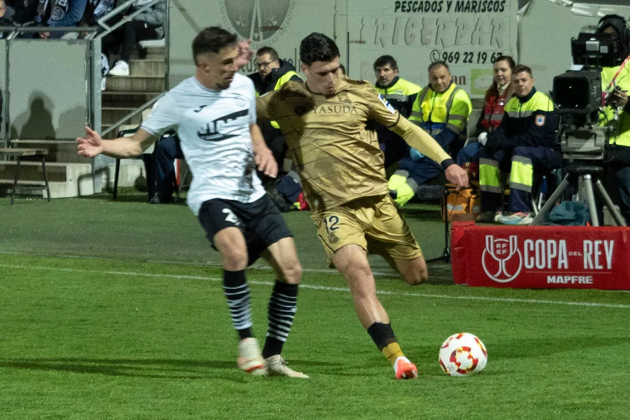Javi Lopez Realeko jokalaria, Conqueseren aurkako kanporaketako jokaldi batean. Argazkia: EFE.