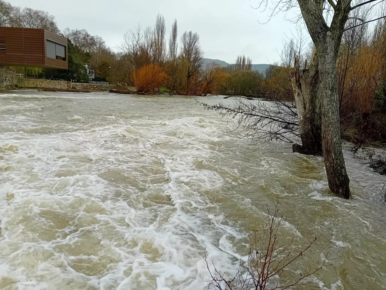 pamplona-arga-inundaciones-foto-policia-municipal-pamplona