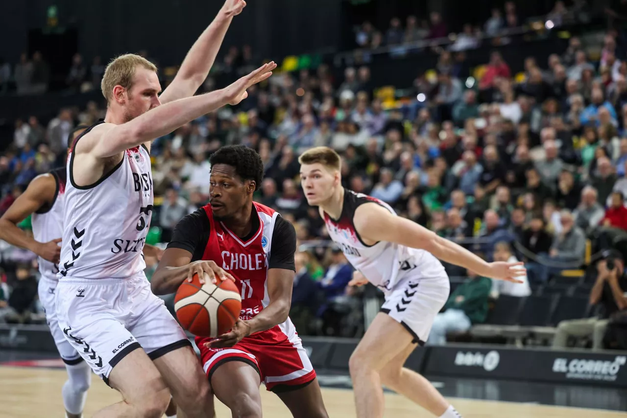 TRYGGVI_HLINASON_BILBAO_BASKET_GERALD_AYAYI_CHOLET_FIBA_EUROPE_CUP_EUROPA_KOPA_EFE