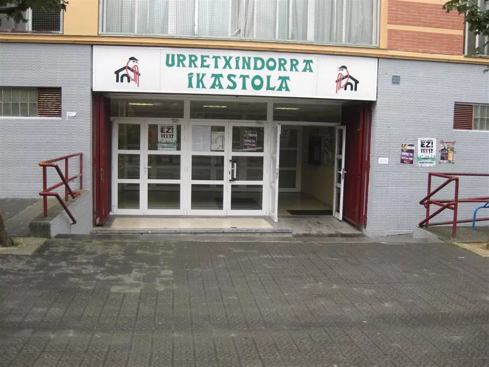 Urretxindorra-ikastola-entrada