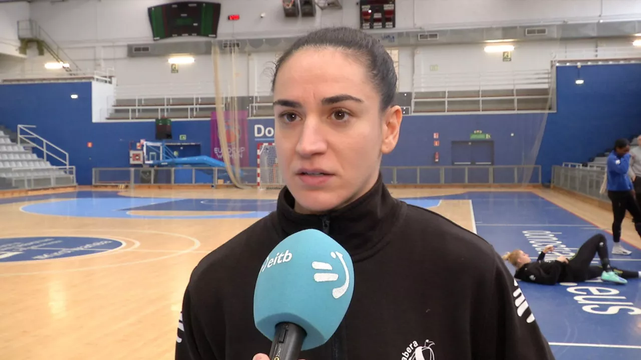 Esther Arrojeria, Bera Berako jokalaria