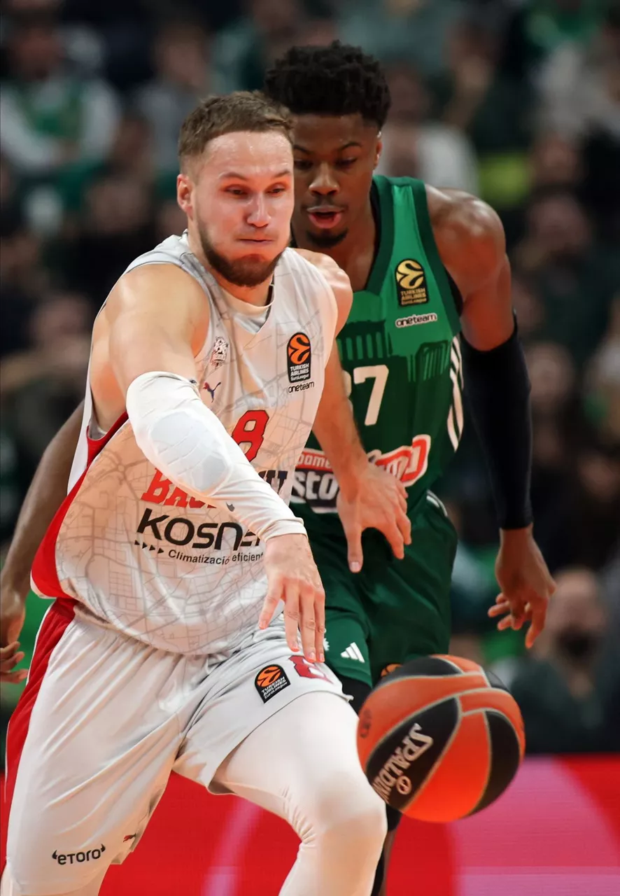 KOSTAS_ANTETOKOUNMPO_PANATHINAIKOS_TADAS_SEDEKERKIS_BASKONIA_EFE_EUROLIGA_2024_25