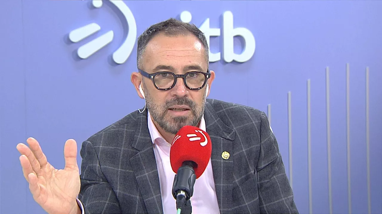 Denis Itxaso, consejero de Vivienda y Agenda Urbana del Gobierno Vasco.