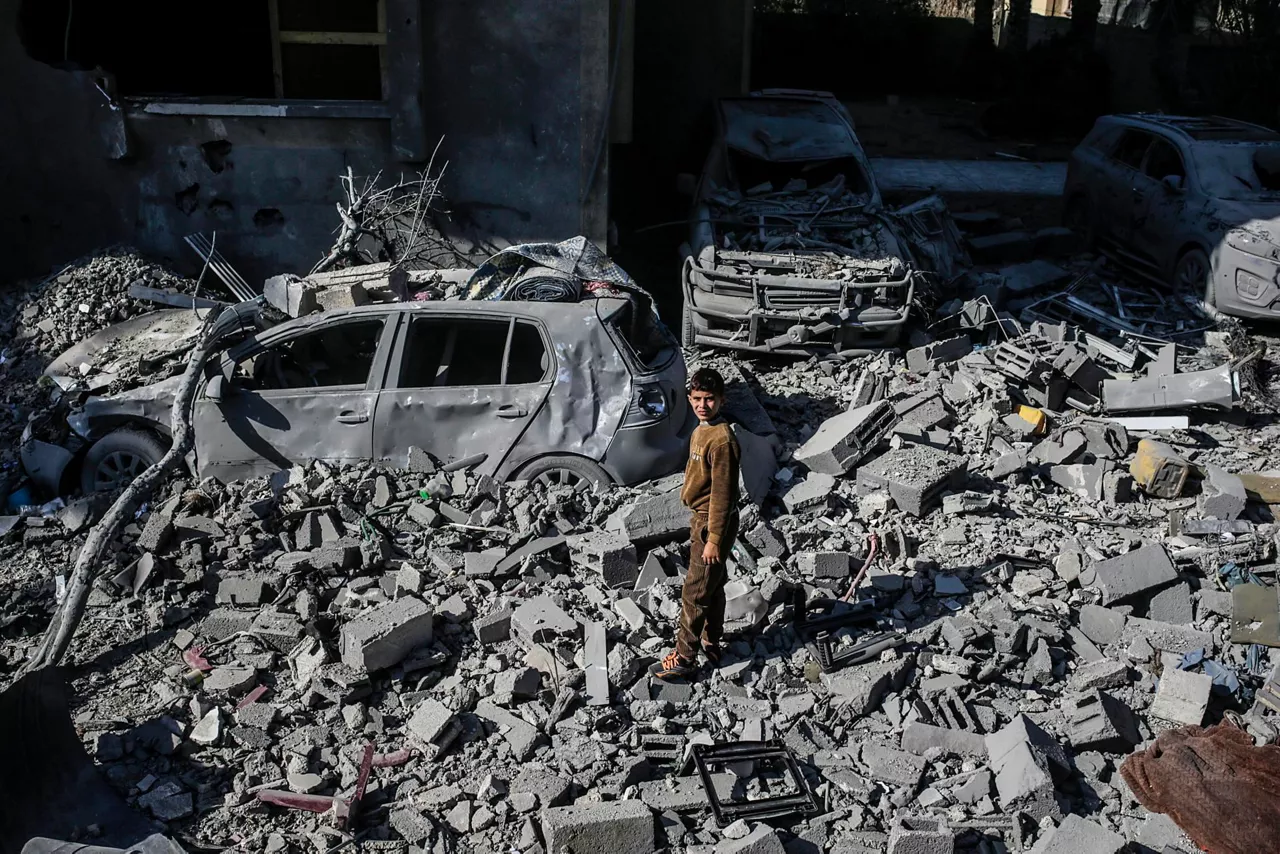 gaza_erasoak_hondakinak_haurra efe
