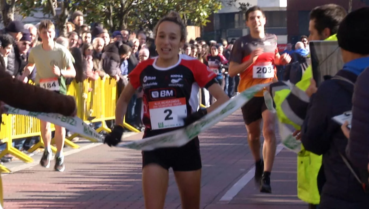 Kaoutar Boulaid Beasaingo helmuga gurutztzen. Argazkia: EITB Media