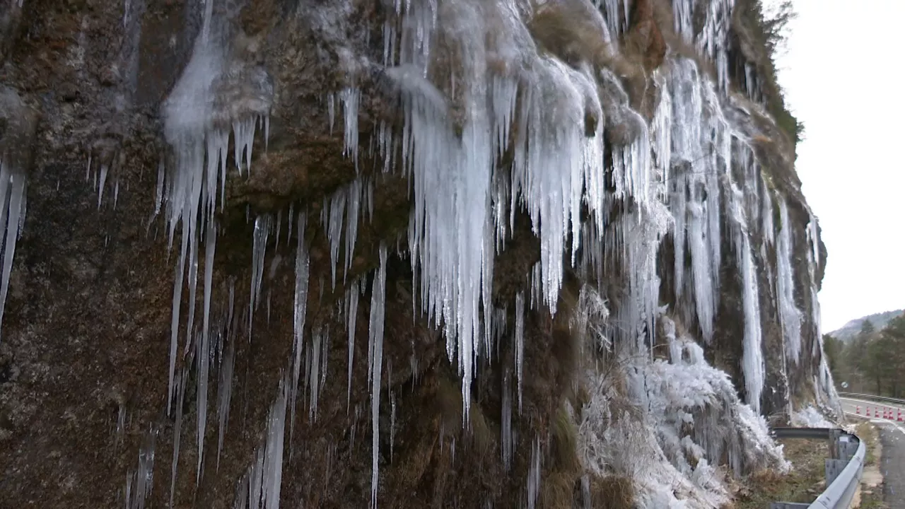 20250102141139_carambanos-de-hielo-en-valle-de-roncal_