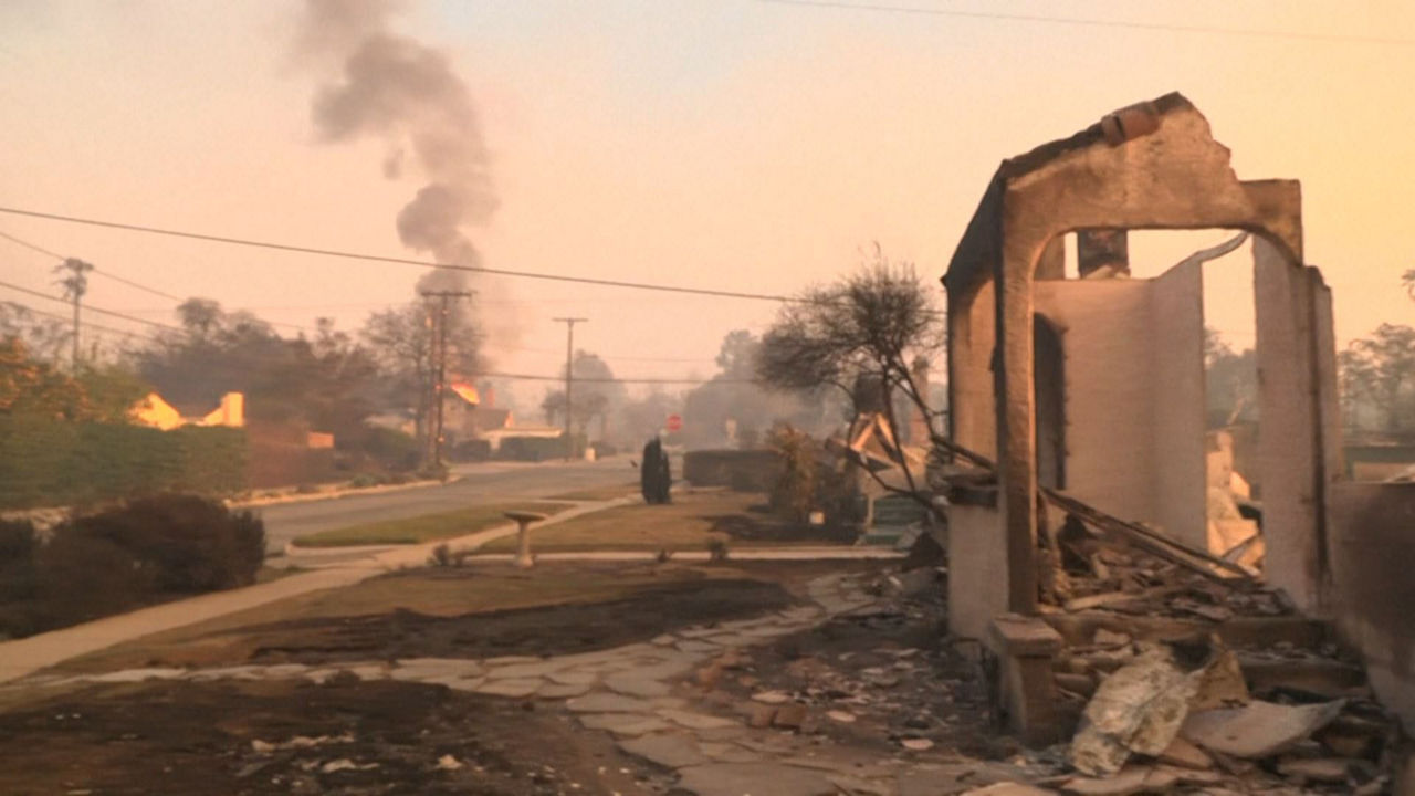20250109192950_incendio-angeles_