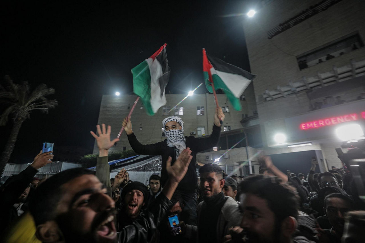 gaza su-etena ospatzen pertsonak EFE